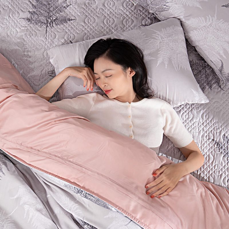 Chất liệu dày dặn, thoáng mát