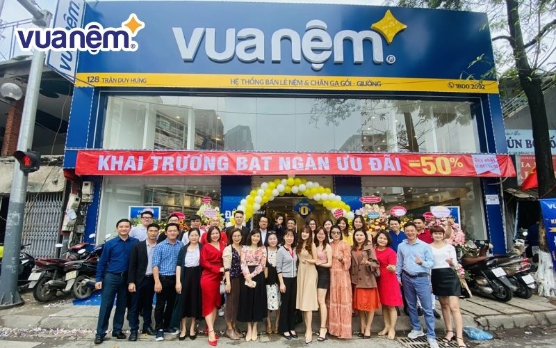 Review văn hóa làm việc tại Vua Nệm 6 Ban lãnh đạo Vua Nệm giữ vai trò truyền cảm hứng cho đội ngũ của mình