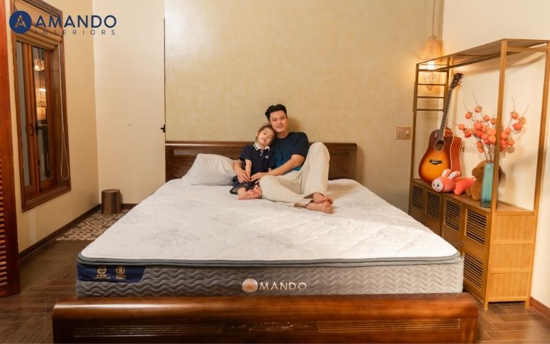 Đối với nệm 200x200 kích thước giường phù hợp là 210x210 cm
