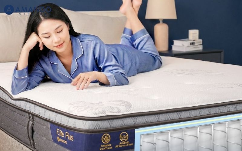 Nệm lò xo có độ đàn hồi cao, tạo cảm giác êm ái và hơi bồng bềnh khi nằm