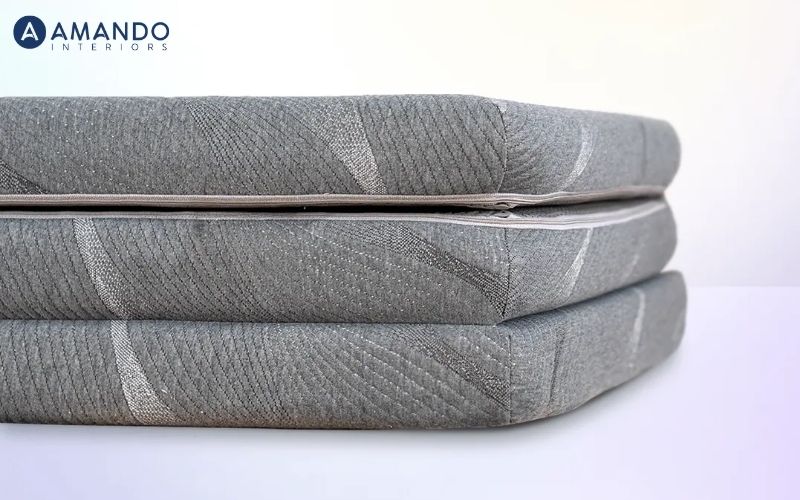 Nệm foam gấp 1m4 được ưa chuộng nhờ trọng lượng nhẹ và khả năng ôm sát cơ thể