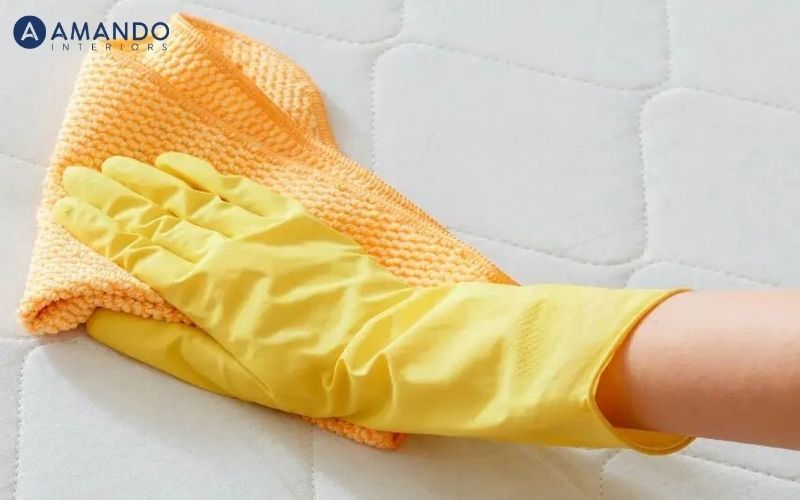 Vệ sinh đệm bằng cồn có sạch không? Gợi ý 5 mẫu nệm kháng khuẩn 2 Lau nệm bằng cồn có sao không?