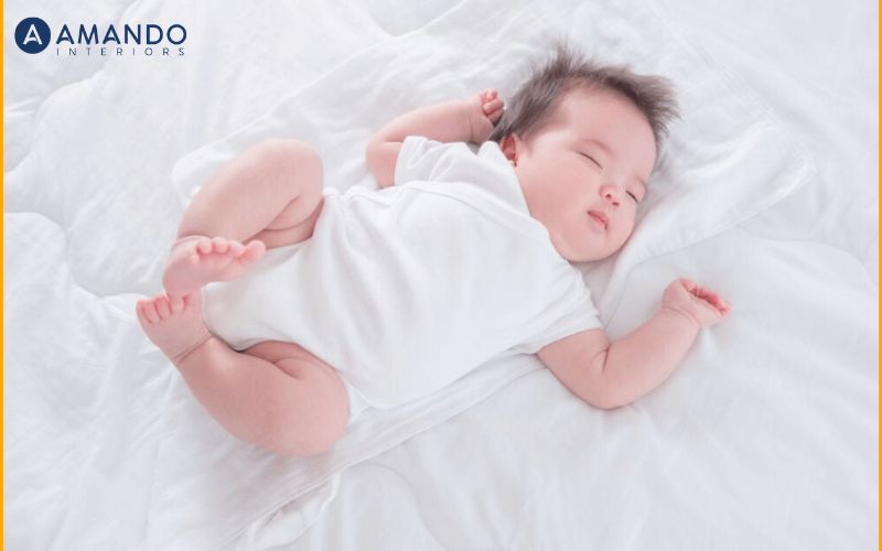 Trẻ sơ sinh nằm nệm bị nóng lưng phải làm sao? 2 Dấu hiệu nhận biết trẻ sơ sinh nằm nệm bị nóng lưng