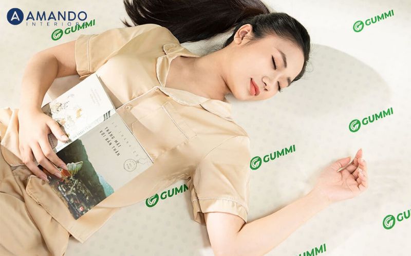 Nệm Gummi được làm từ cao su thiên nhiên kết hợp cùng nhiều vật liệu có nguồn gốc tự nhiên như trà xanh, than hoạt tính và bamboo