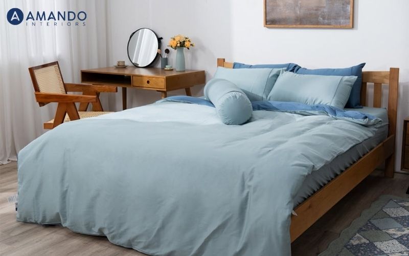 Với người mệnh Thủy, những màu dịu nhẹ, sâu lắng như trắng, xám, xanh dương, đen và các tông ánh kim thường rất hợp